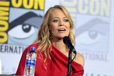 Jeri Ryan Height Weight Body Stats Age Family Facts。